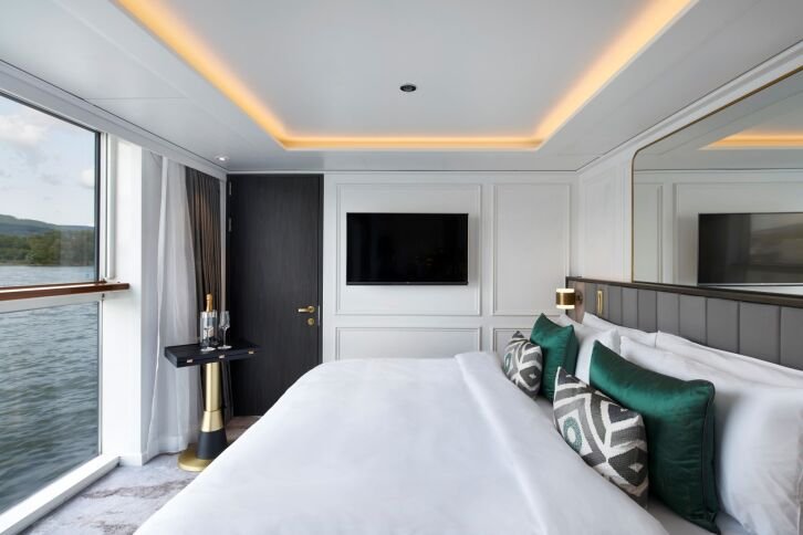 Suite on S.S. Elisabeth