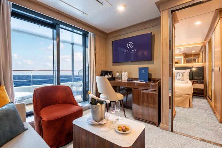 Journey Suite on World Voyager