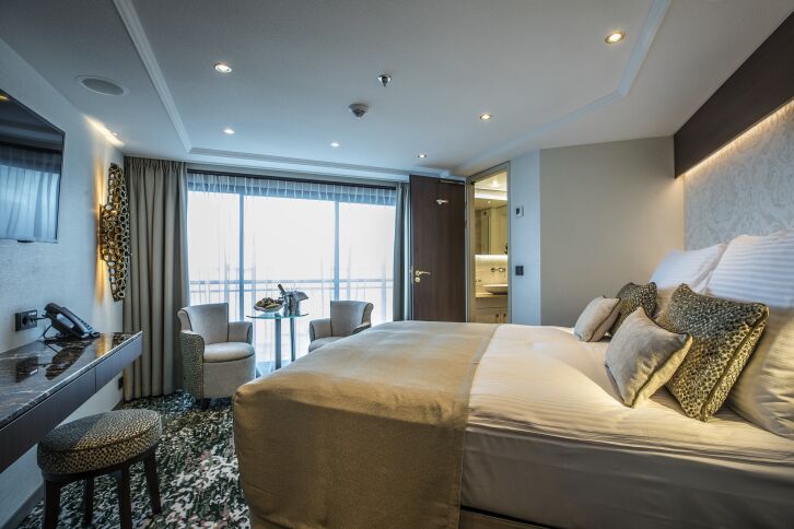 Superior Suite - Diamond Deck on MS William Wordsworth